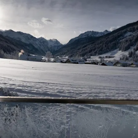 Apartmenthaus Mountainvista アパート クライナル